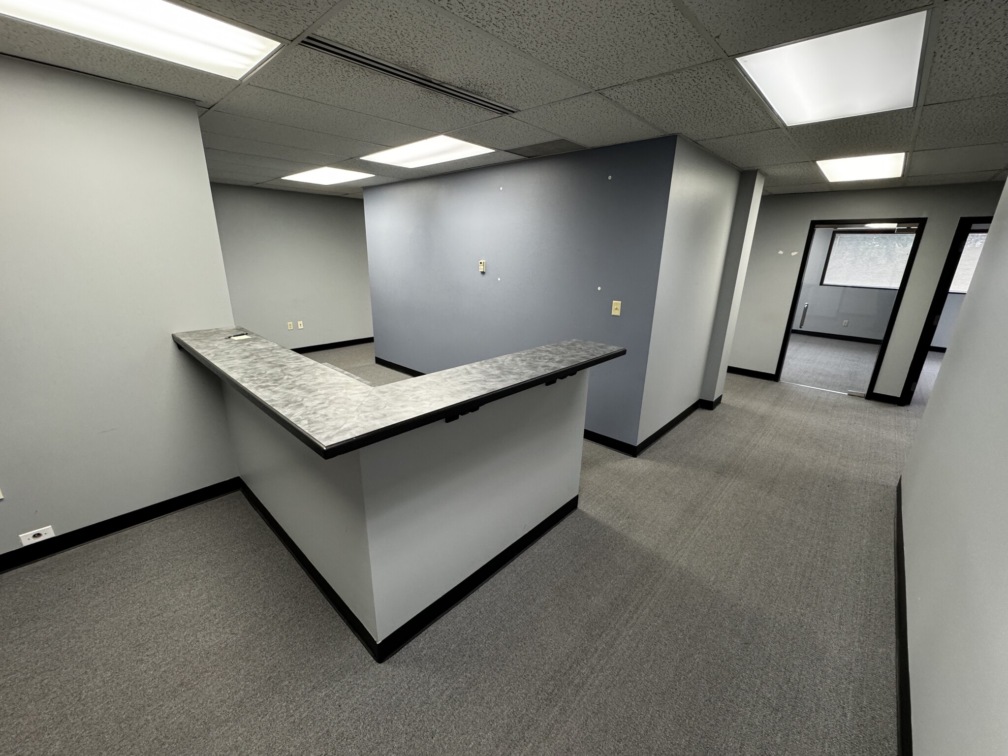 10300 W 103rd St, Overland Park, KS à louer Photo intérieure– Image 1 sur 10