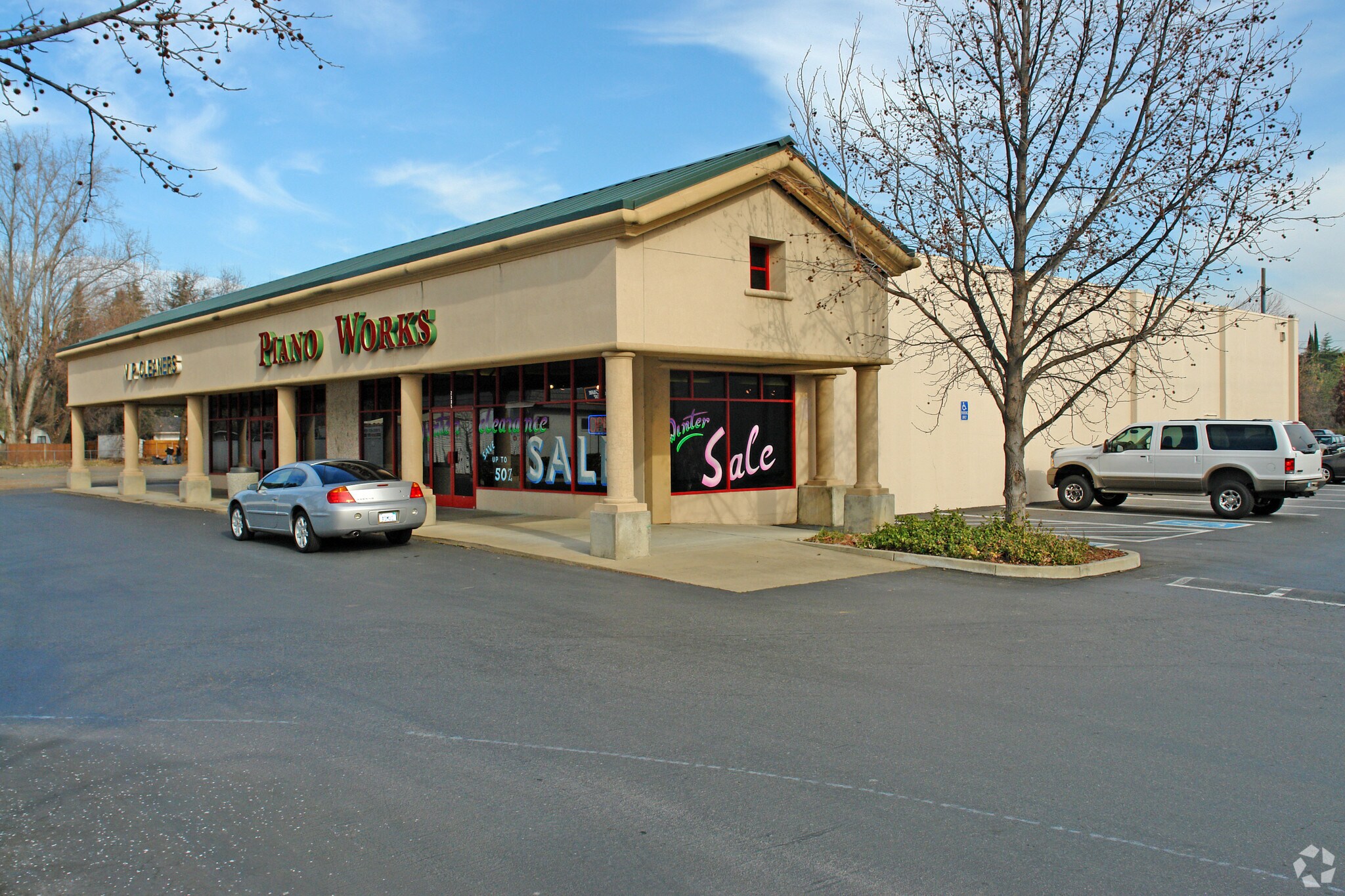 2325-2335 Athens Ave, Redding, CA à vendre Photo principale– Image 1 sur 11