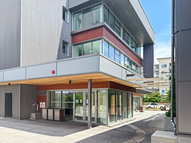 20727 Willoughby Town Centre Dr, Langley, BC à louer - Photo de l’immeuble – Image 3 sur 16