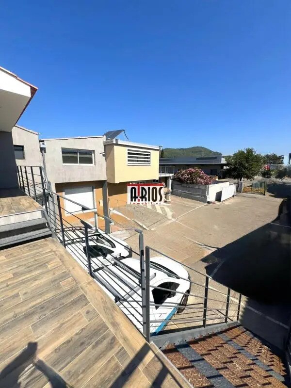 Industriel/Logistique dans La Farlède à vendre Photo principale– Image 1 sur 14