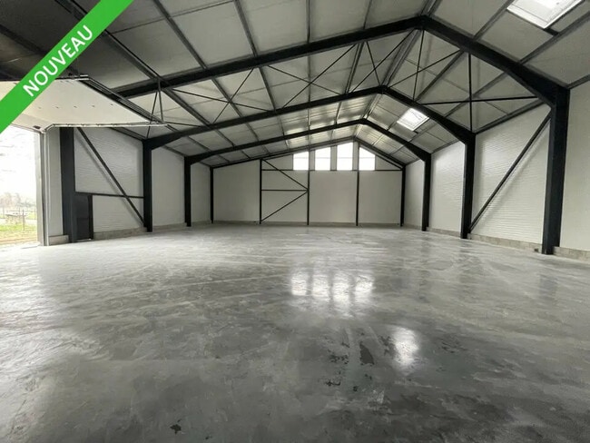 Plus de détails pour Local d’activités à vendre