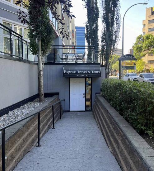 10139-10155 112 St NW, Edmonton, AB à vendre - Photo de l’immeuble – Image 3 sur 3