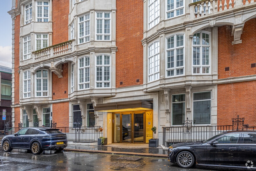 7 Old Park Ln, Londres à vendre - Photo de l’immeuble – Image 2 sur 2
