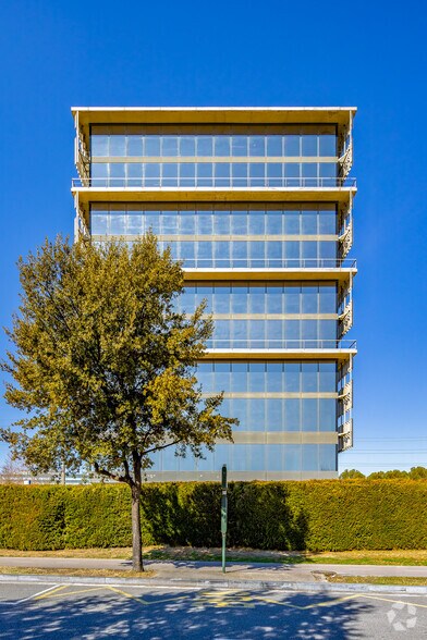Avinguda Via Augusta, 71, Sant Cugat del Vallès, Barcelona à louer - Photo de l’immeuble – Image 2 sur 5