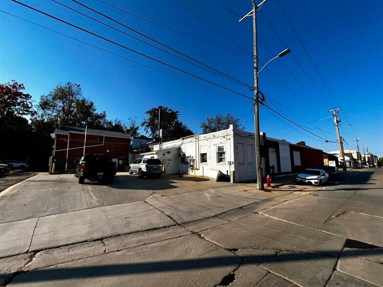 1720 12th St, Monroe, WI à louer - Photo principale – Image 2 sur 35
