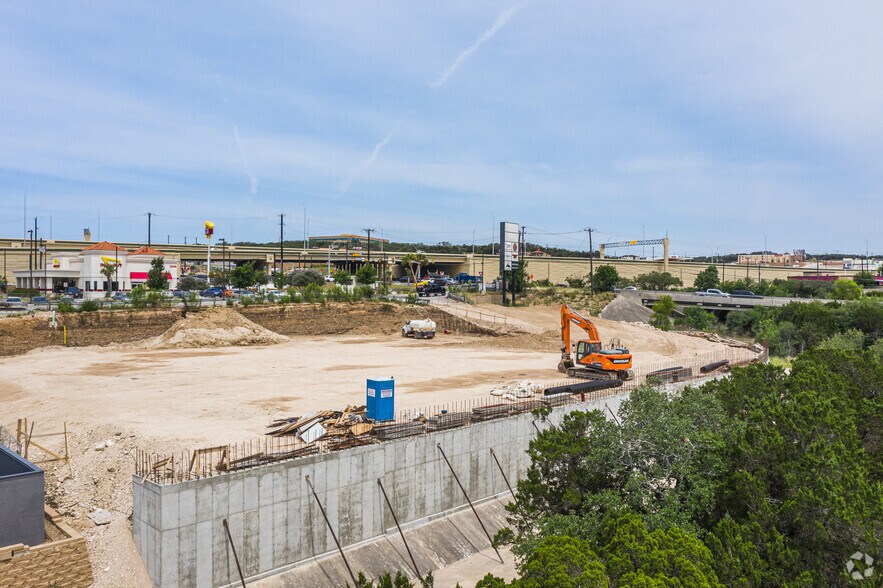 2230 Tpc Pky, San Antonio, TX à louer - Photo de l’immeuble – Image 1 sur 12