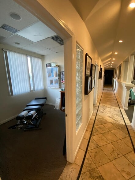 1325-1337 E Thousand Oaks Blvd, Thousand Oaks, CA à louer - Autre – Image 3 sur 5