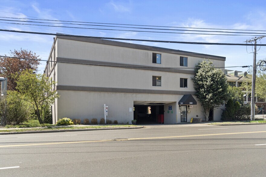 289 Main Ave, Norwalk, CT à vendre - Photo de l’immeuble – Image 1 sur 7