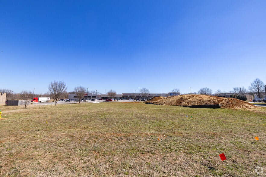 1401 Nashville Rd, Franklin, KY à louer - Photo principale – Image 1 sur 4