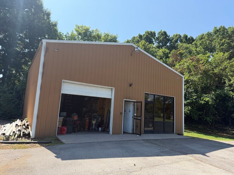 132 Fergus Dr, La Vergne, TN à vendre - Photo de l’immeuble – Image 2 sur 15