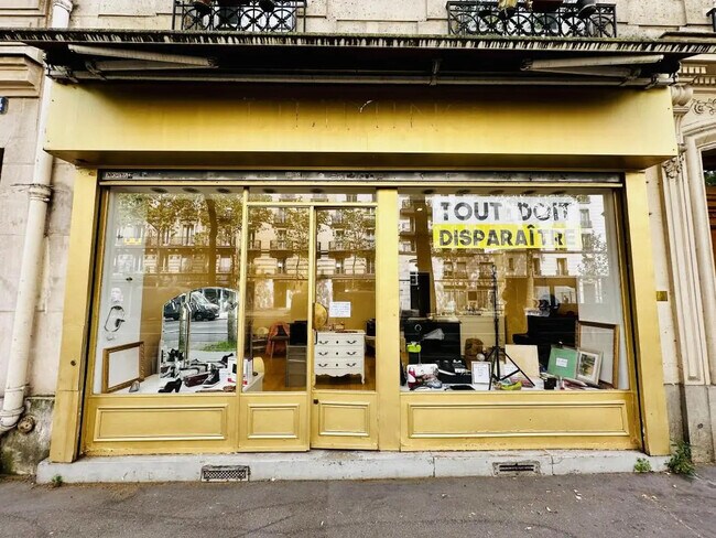 Plus de détails pour Local commercial à louer