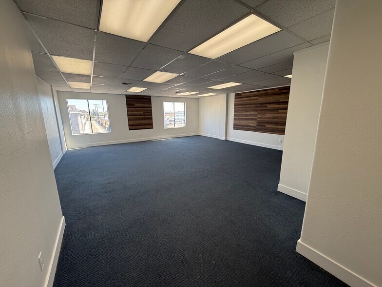 8130 McFadden Ave, Midway City, CA à louer - Photo de l’immeuble – Image 2 sur 11