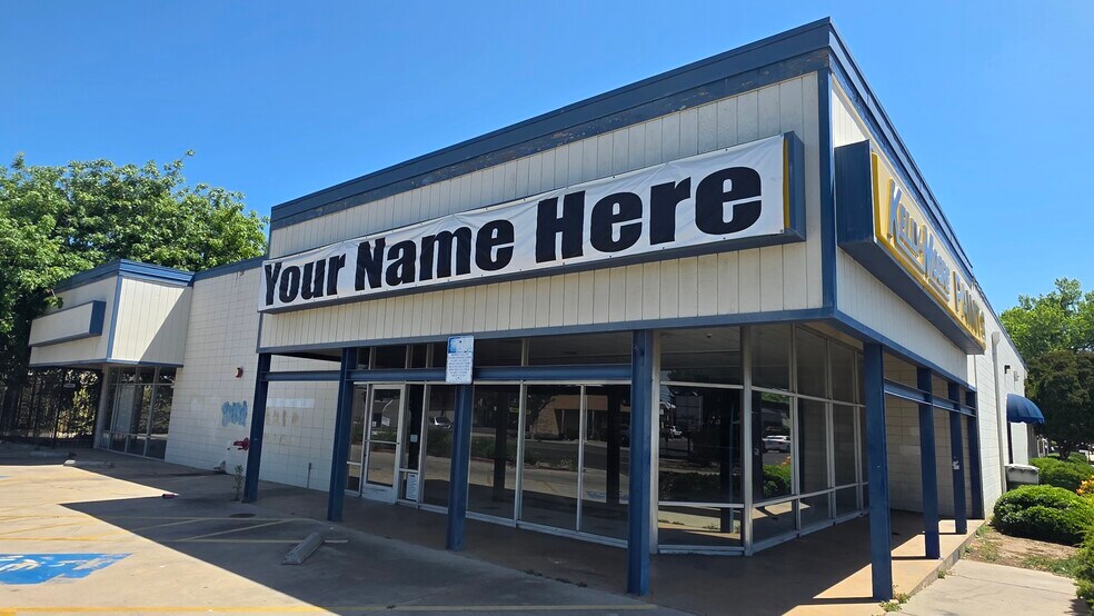 1004 Mchenry Ave, Modesto, CA à vendre - Photo de l’immeuble – Image 1 sur 8