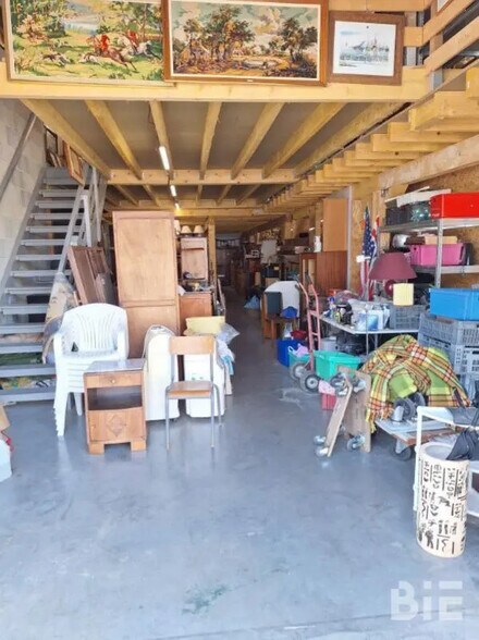 Local d'activités dans Montussan à vendre - Photo de l’immeuble – Image 1 sur 3