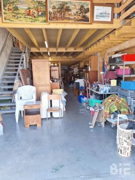 Local d'activités dans Montussan à vendre - Photo intérieure – Image 1 sur 3