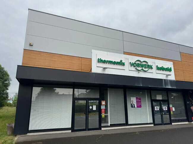 Plus de détails pour Local d'activités à louer