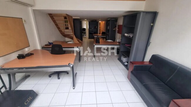 Plus de détails pour Local commercial à vendre