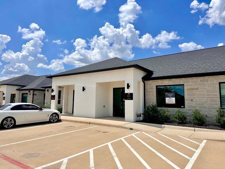 2001 Auburn Hills Pky, McKinney, TX à louer - Photo de l’immeuble – Image 2 sur 3