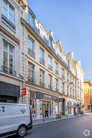 11 Rue Du Faubourg Poissonnière, Paris à louer - Photo de l’immeuble – Image 2 sur 65