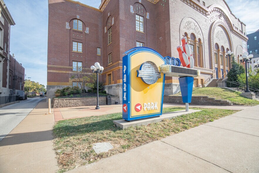 3821 Lindell Blvd, Saint Louis, MO à louer - Photo de l’immeuble – Image 3 sur 19