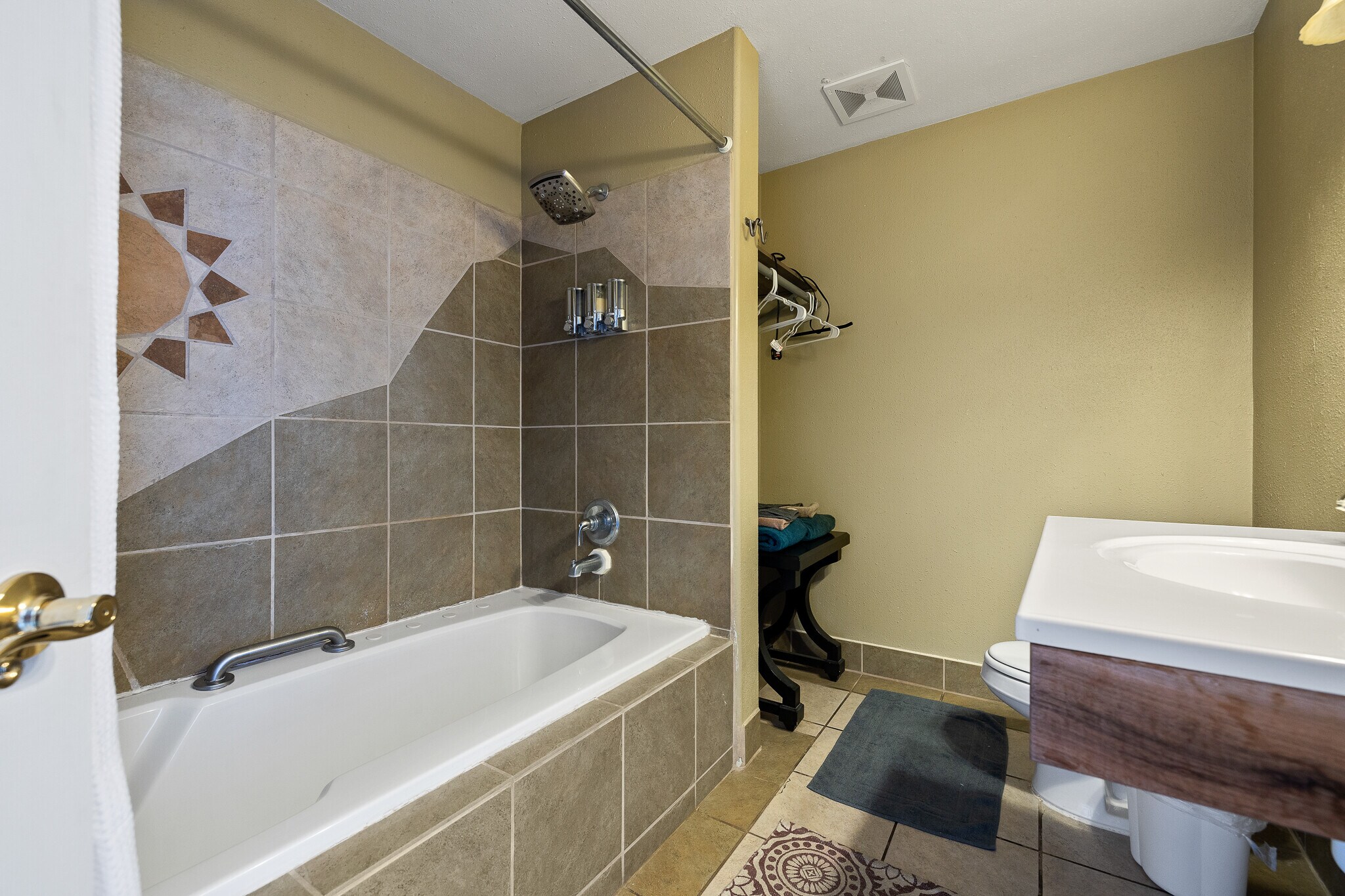 603 N River St, Hot Springs, SD à louer Photo intérieure– Image 1 sur 12