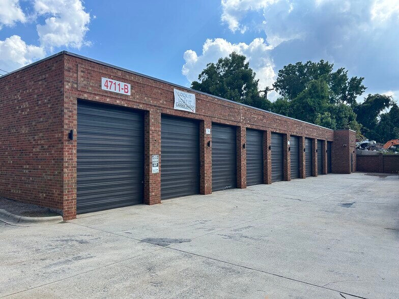 4711 Nations Crossing Rd, Charlotte, NC à louer - Photo de l’immeuble – Image 1 sur 10