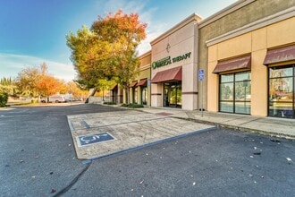 1465 Tharp Rd, Yuba City, CA à louer Photo intérieure– Image 2 sur 22