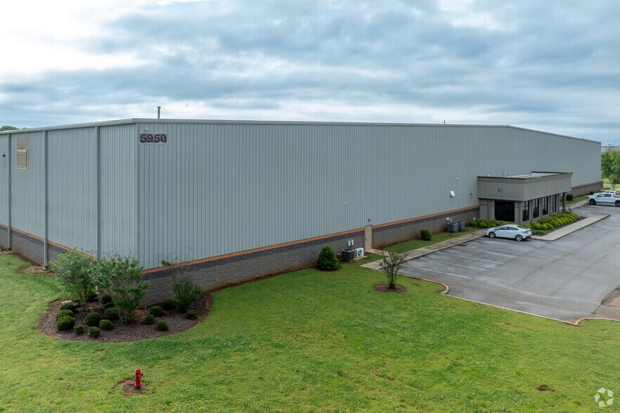 5059 Endeavor Way, Tanner, AL à louer - Photo de l’immeuble – Image 3 sur 6