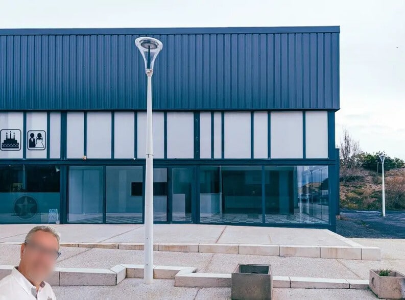 Local d'activités dans Leucate à vendre - Photo de l’immeuble – Image 2 sur 7