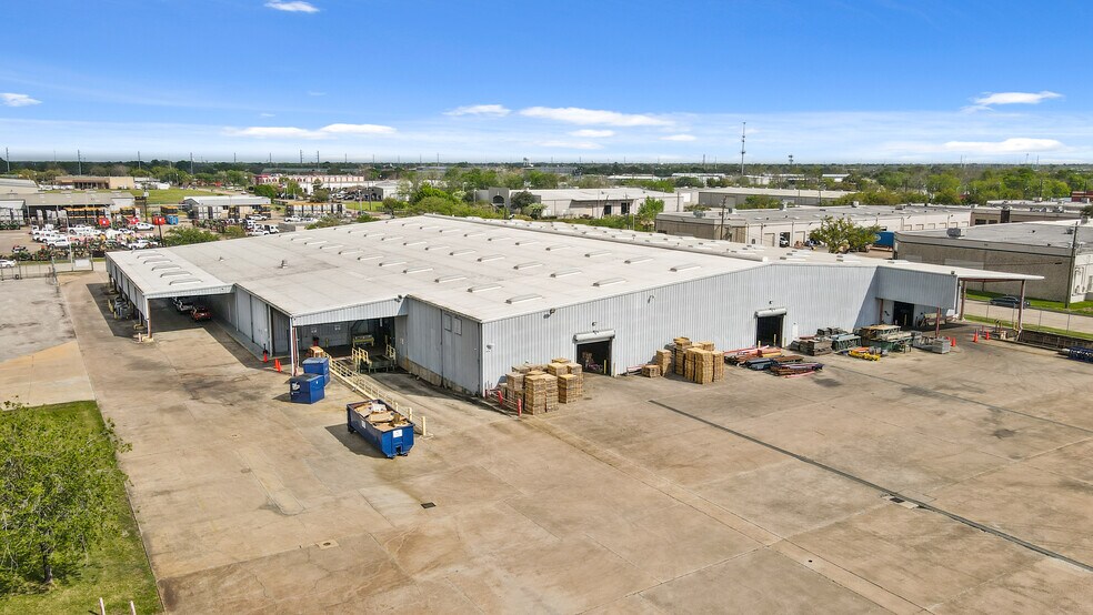5800 Surrey Square St, Houston, TX à louer - Photo de l’immeuble – Image 3 sur 9