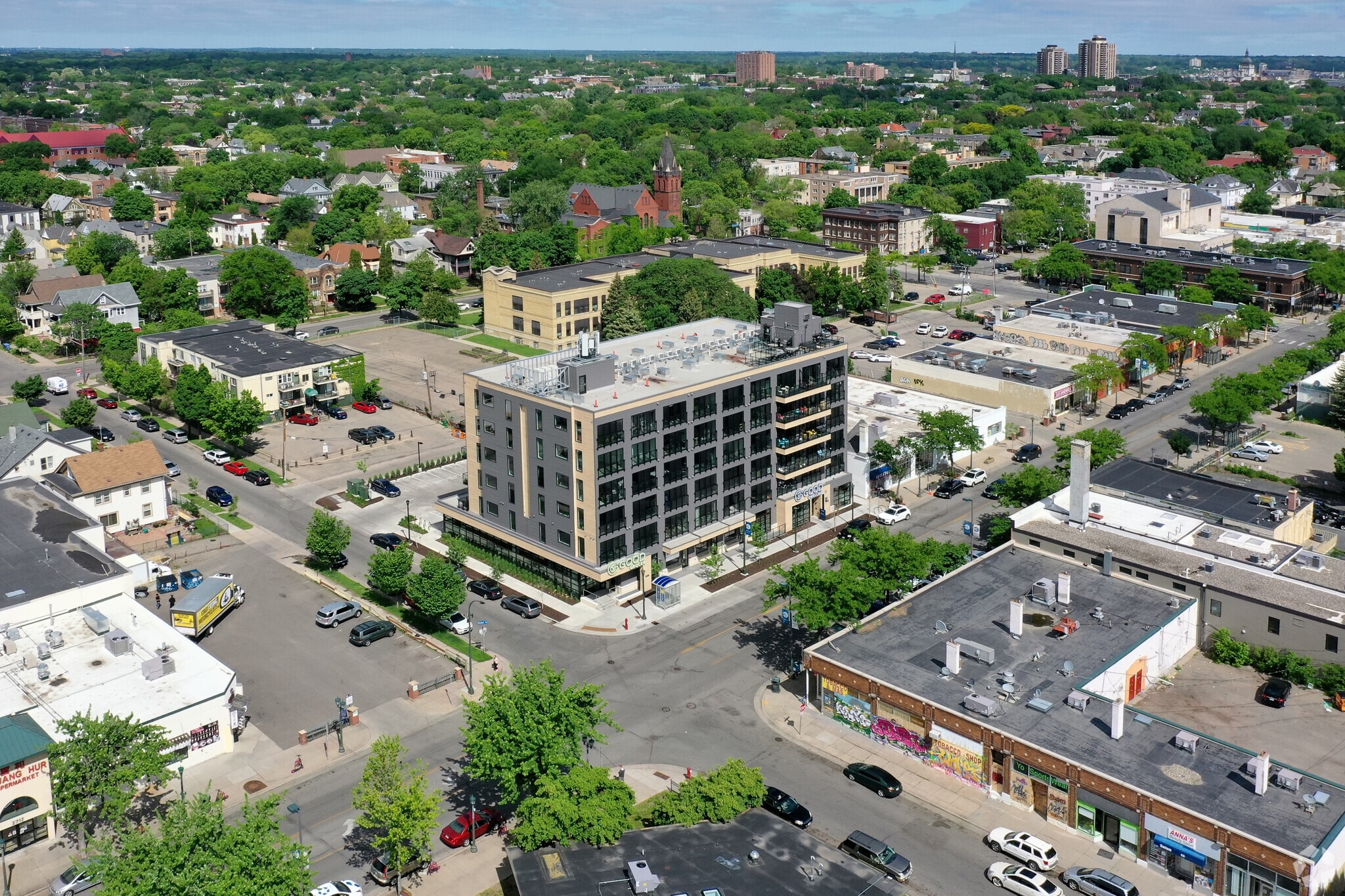 2640 Nicollet Ave, Minneapolis, MN à vendre Photo principale– Image 1 sur 24