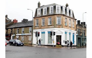 1 High St E, Glossop à louer - Photo de l’immeuble – Image 2 sur 3