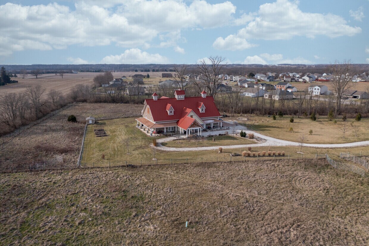10222 Augusta Ln, Piqua, OH à vendre Aérien– Image 1 sur 10