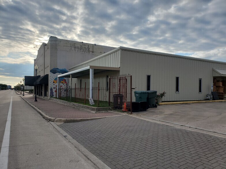 1076 Calder Ave, Beaumont, TX à vendre - Photo principale – Image 1 sur 10