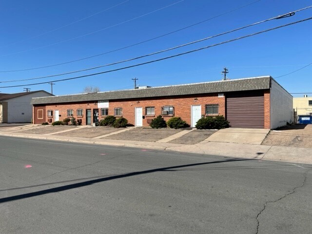 3875 Newport St, Denver, CO à louer - Photo de l’immeuble – Image 1 sur 3