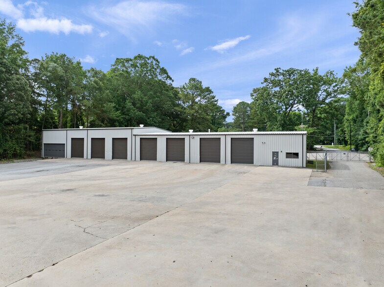 900 & 910 Hwy 54 E portefeuille de 2 biens à vendre sur LoopNet.fr - Photo de l’immeuble – Image 3 sur 6