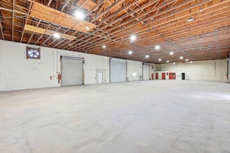 657 NE Dixie Hwy, Jensen Beach, FL à louer Photo intérieure– Image 2 sur 2