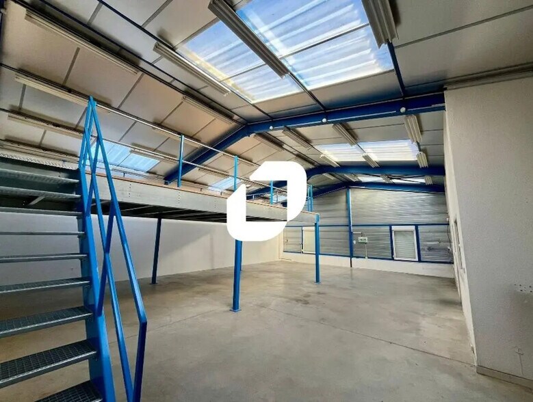 Bureau dans Colombier-Saugnieu à louer - Photo intérieure – Image 2 sur 10