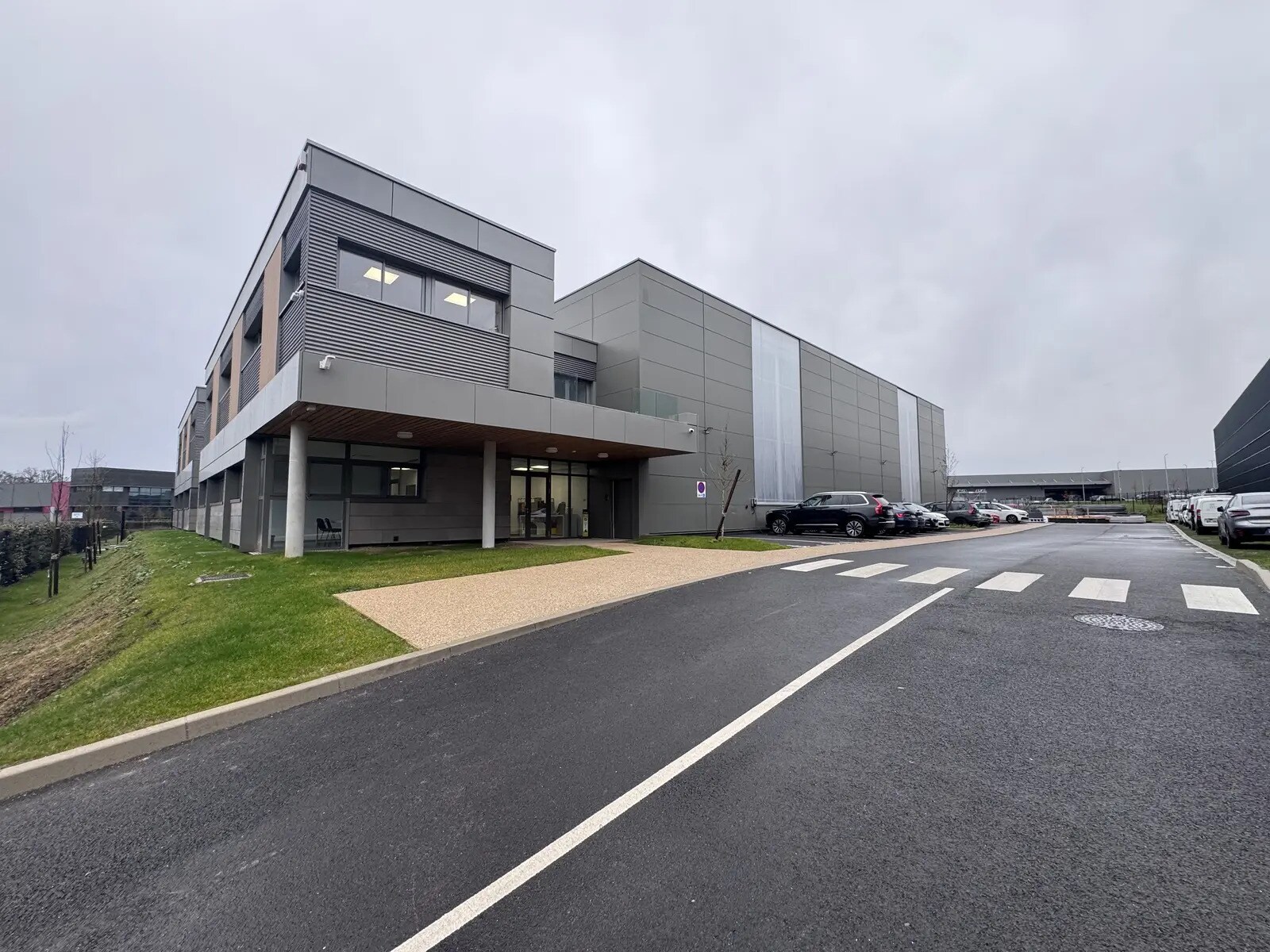 Bureau dans Frépillon à louer Photo de l’immeuble– Image 1 sur 8