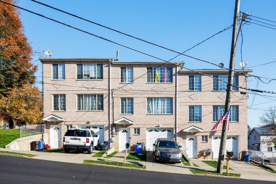 820 Richmond Rd, Staten Island, NY à vendre - Photo de l’immeuble – Image 3 sur 9