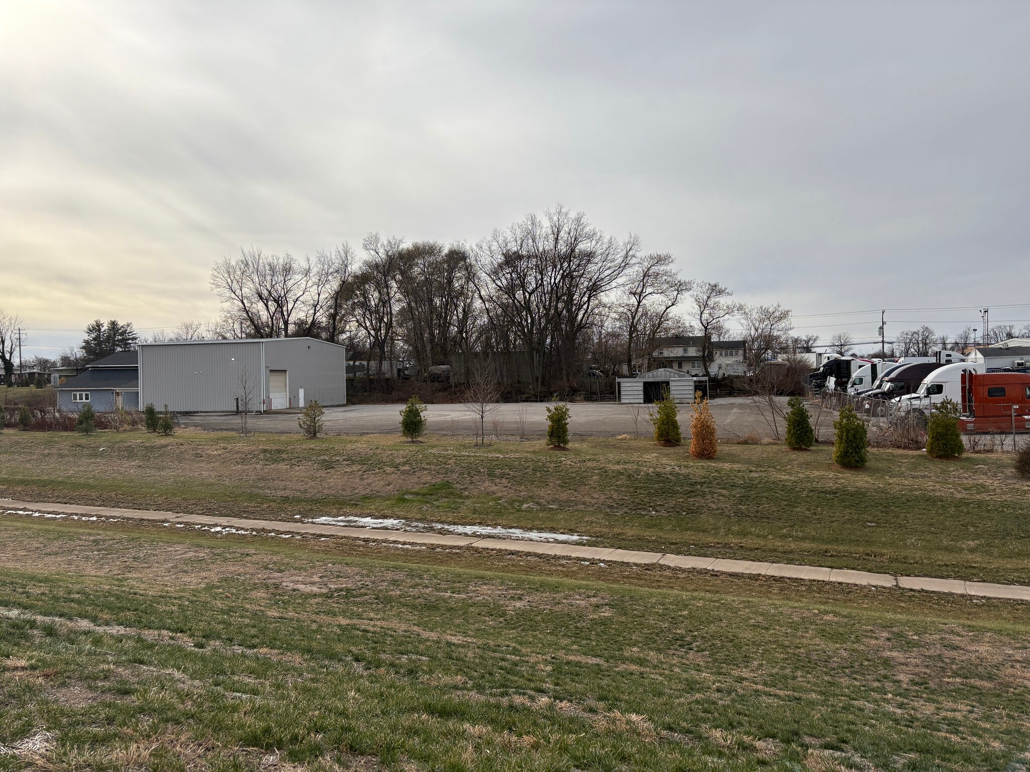 1560 S Pennsylvania Ave, Morrisville, PA à louer Photo principale– Image 1 sur 3