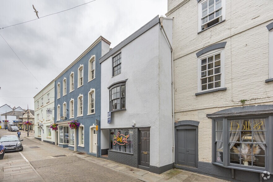 11 Bank St, Chepstow à vendre - Photo de l’immeuble – Image 1 sur 13