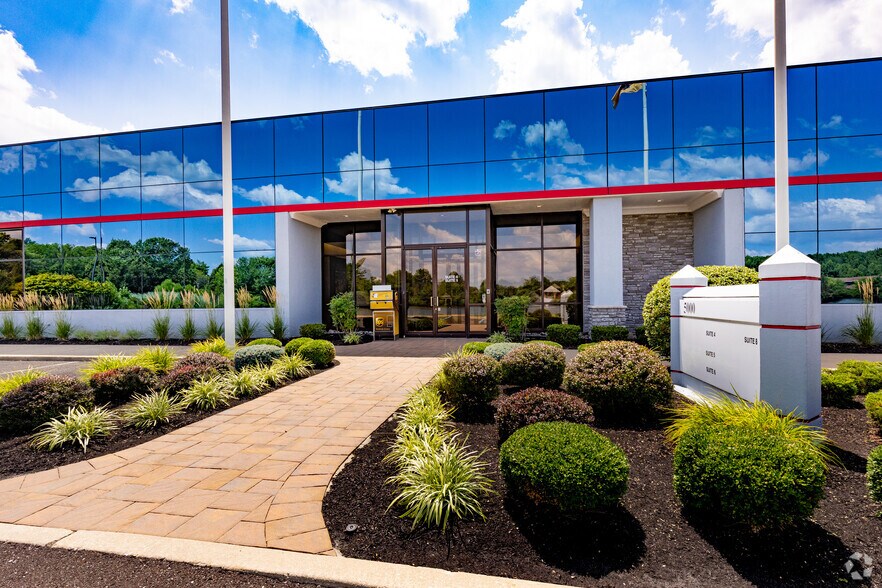 5000 Atrium Way, Mount Laurel, NJ à louer - Photo de l’immeuble – Image 3 sur 8