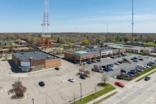 Plus de détails pour 24700-24840 Greenfield Rd, Oak Park, MI - Local commercial à louer