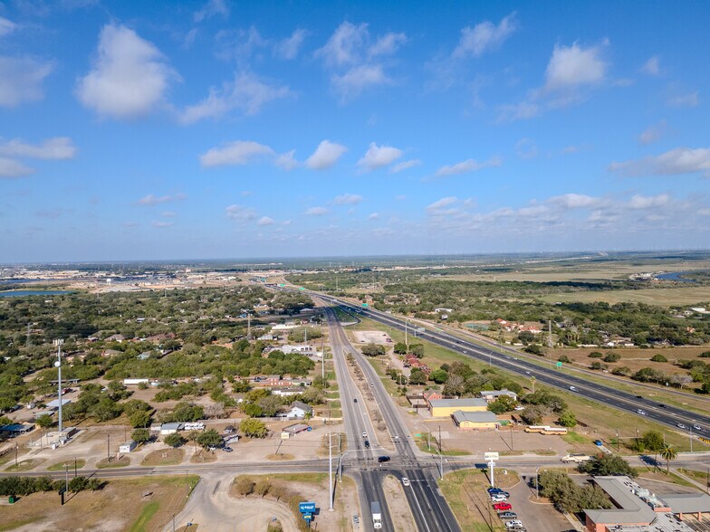 12110 Leopard st, Corpus Christi, TX à vendre - Aérien – Image 2 sur 15