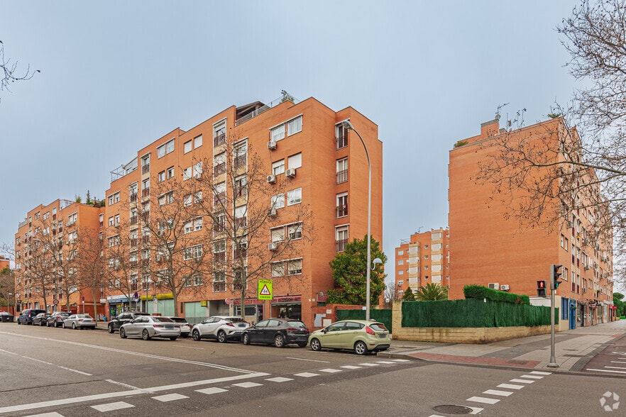 Avenida de la Peseta, 22, Madrid, Madrid à vendre - Photo de l’immeuble – Image 2 sur 3