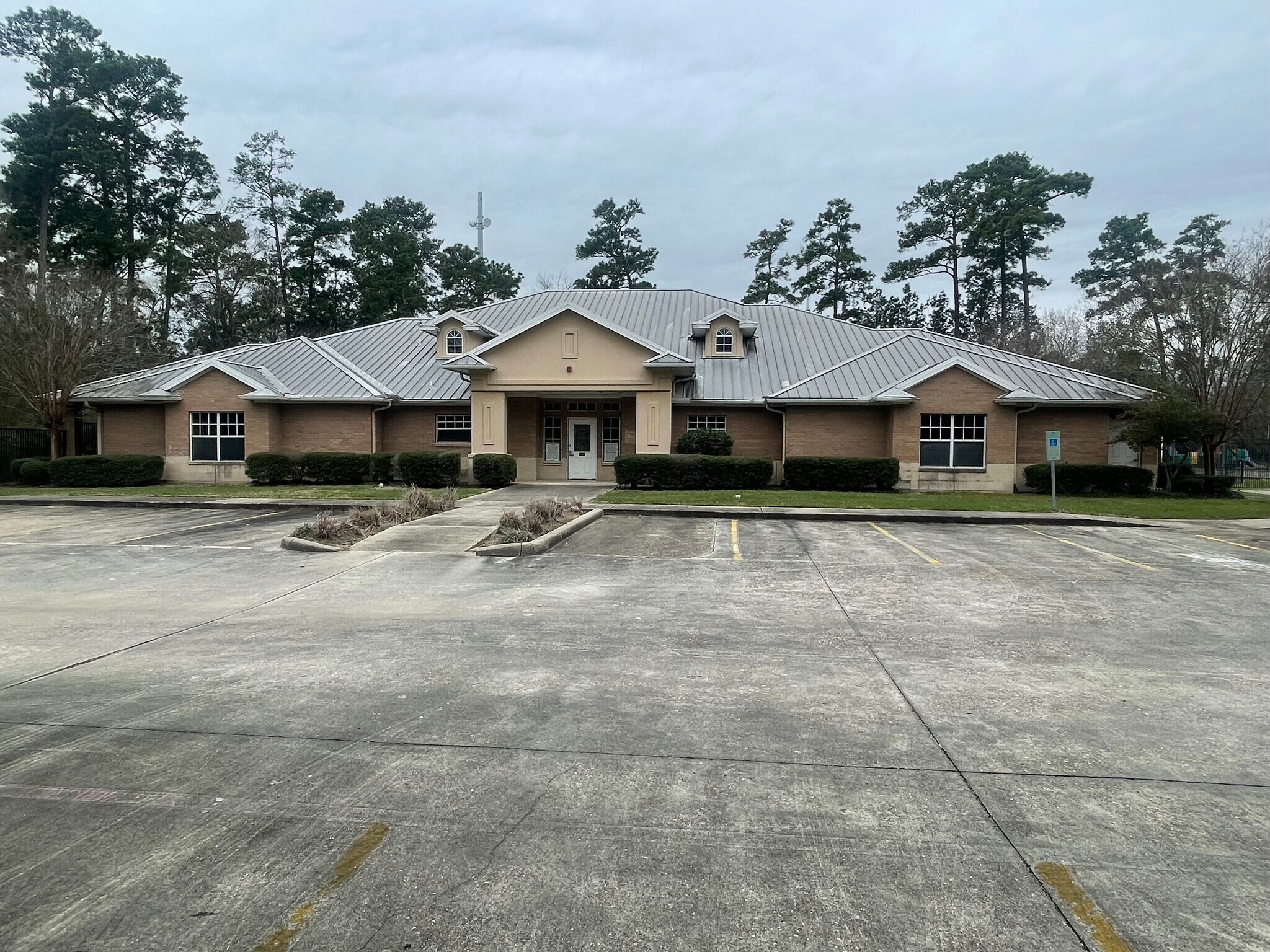 8401 Kuykendahl Rd, The Woodlands, TX à louer Photo principale– Image 1 sur 13
