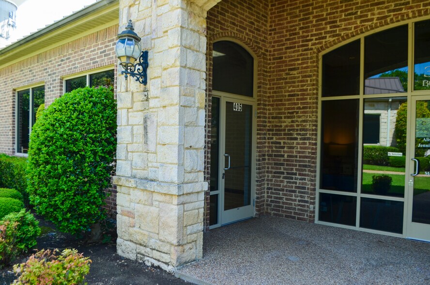 3880 Parkwood Blvd, Frisco, TX à louer - Photo de l’immeuble – Image 2 sur 11