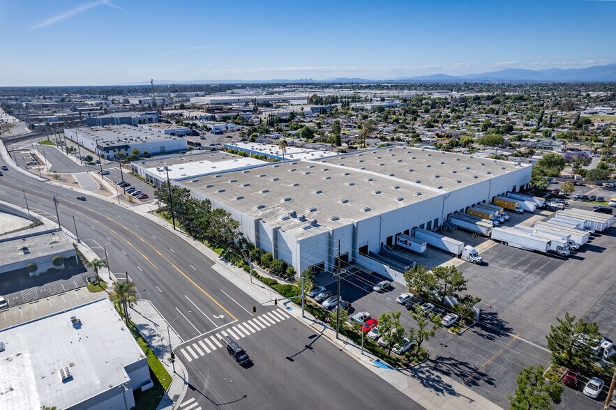 14001-14007 Rosecrans Ave, La Mirada, CA à louer - Photo de l’immeuble – Image 1 sur 2