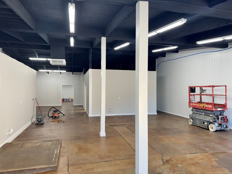 427 Wade Hampton Blvd, Greenville, SC à louer - Photo de l’immeuble – Image 3 sur 5